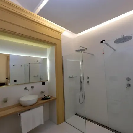 Casa Raiola Luxury & *