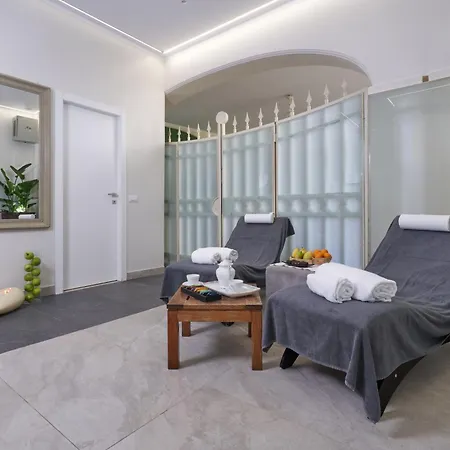 Casa Raiola Luxury & *