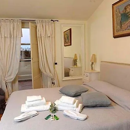 Casa Raiola Luxury & Bed & Breakfast 4*